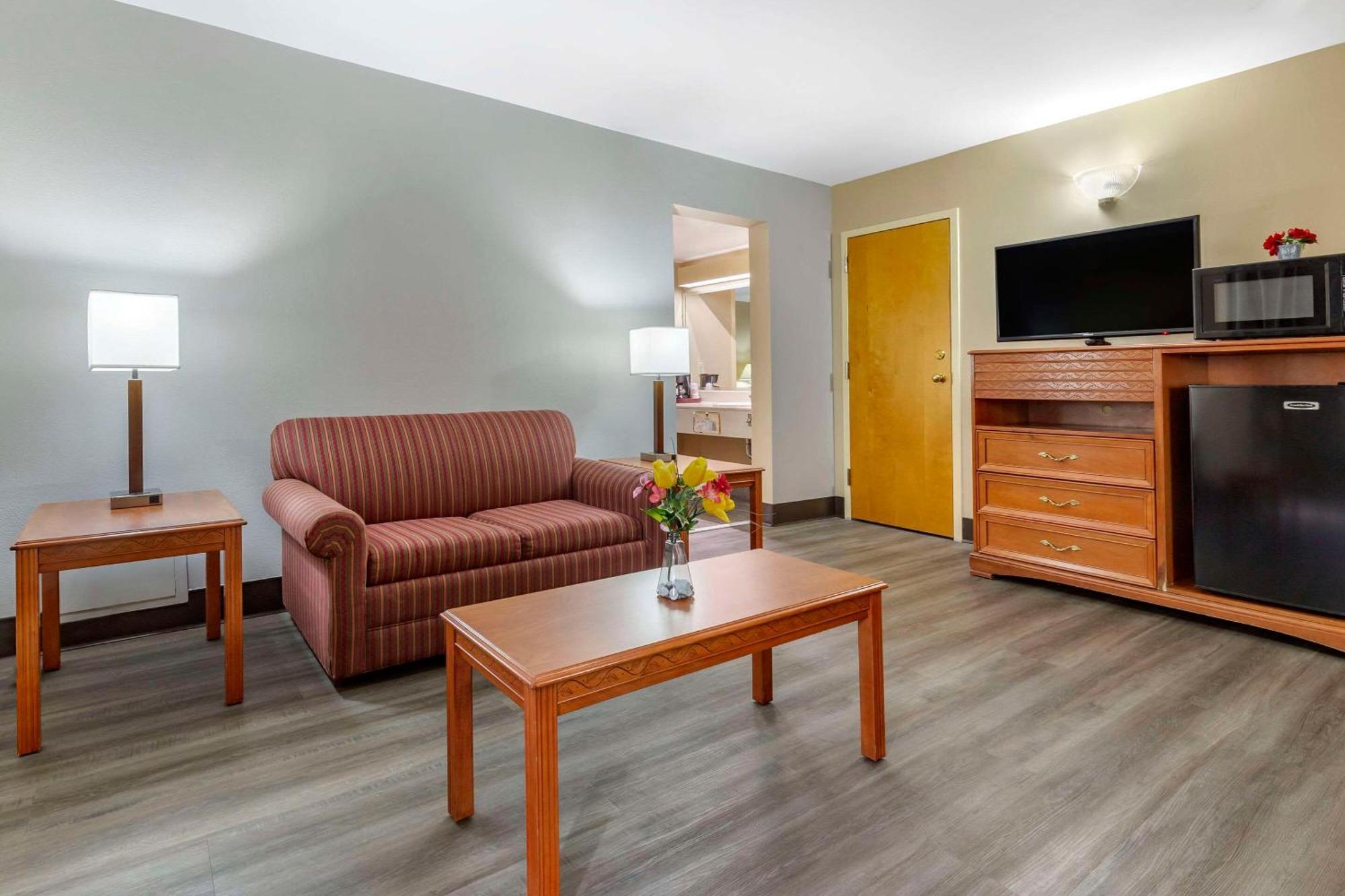 Econo Lodge & Suites Southern Pines Extérieur photo
