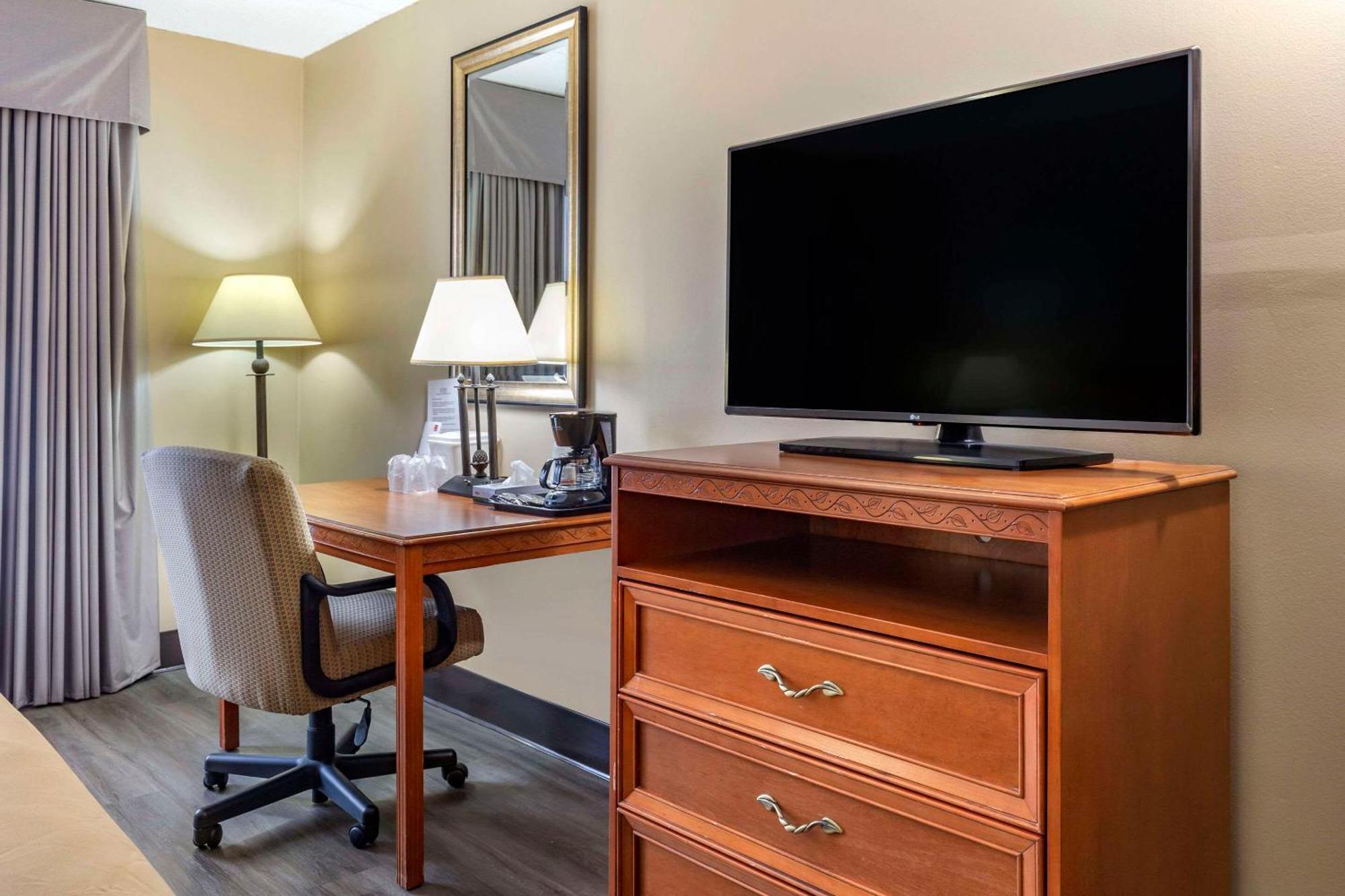 Econo Lodge & Suites Southern Pines Extérieur photo